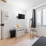 Studio Sacre Coeur Metro Anvers - Paris 9 -2P