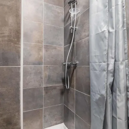 Apartment Sacre Coeur Metro Anvers - 9 -2p Paris