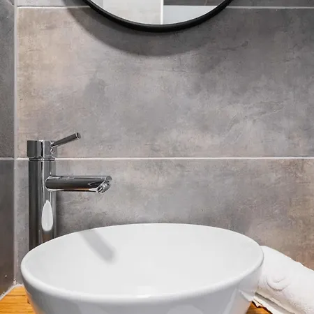 Sacre Coeur Metro Anvers - 9 -2p Apartment Paris